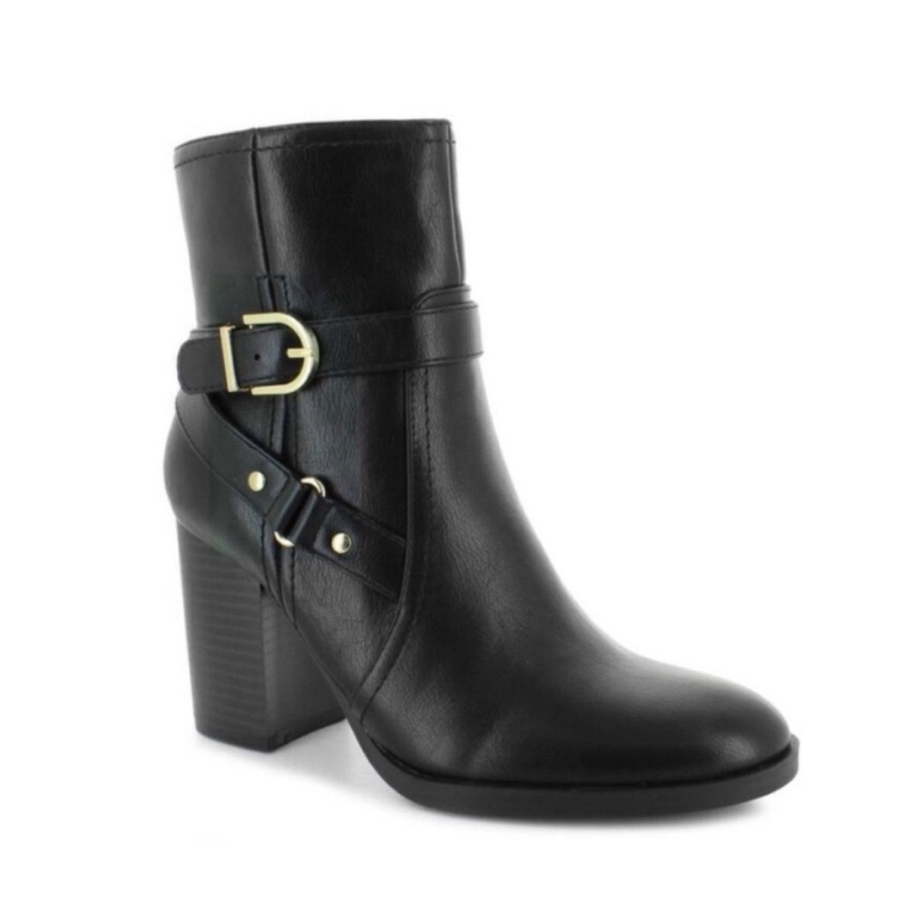 NWT UNISA Woman’s Boots